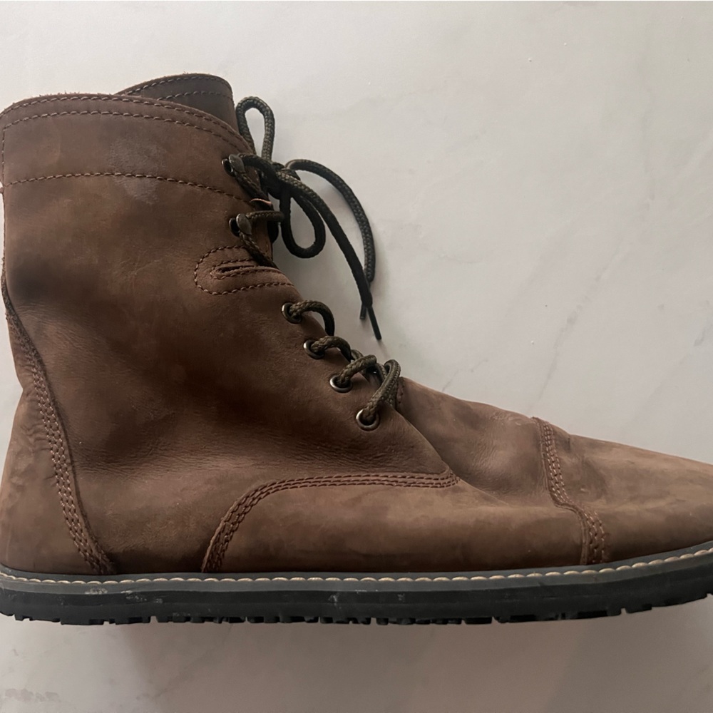 Classic Brown Leather Men's Boots - Picture 3 of 3